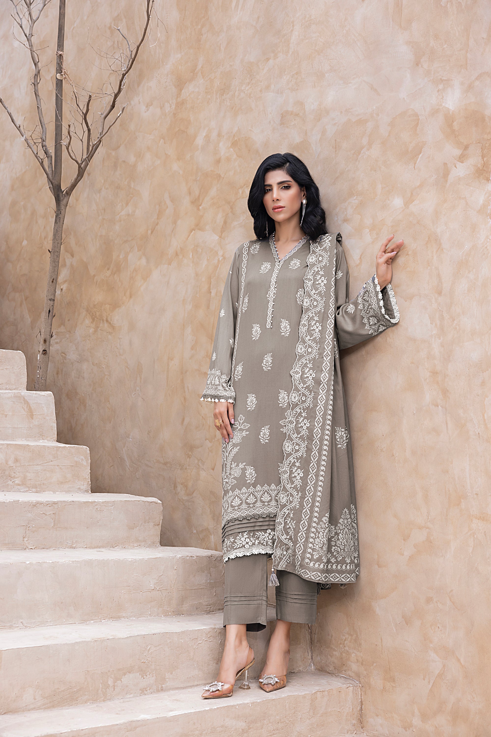 03-pc Printed Embroidered Cashmi Wool