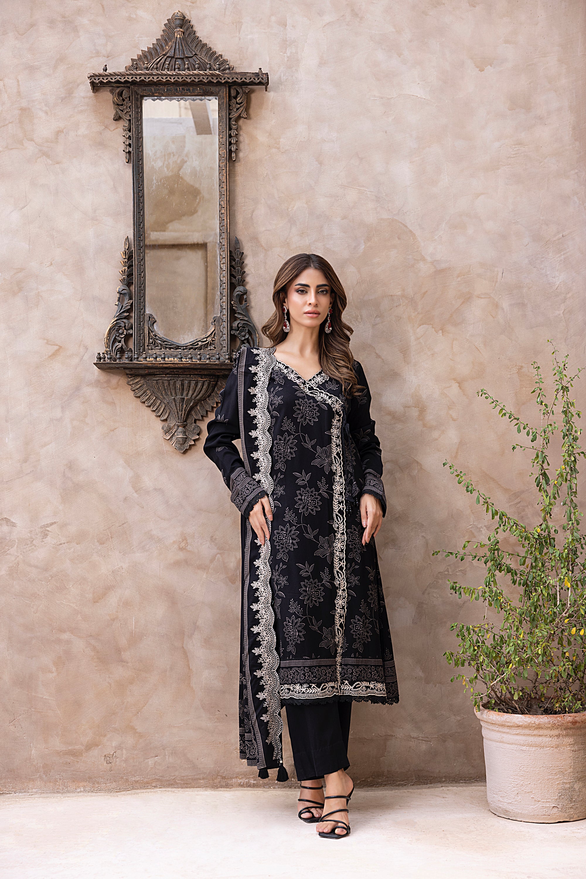 03-pc Printed Embroidered Cashmi Wool