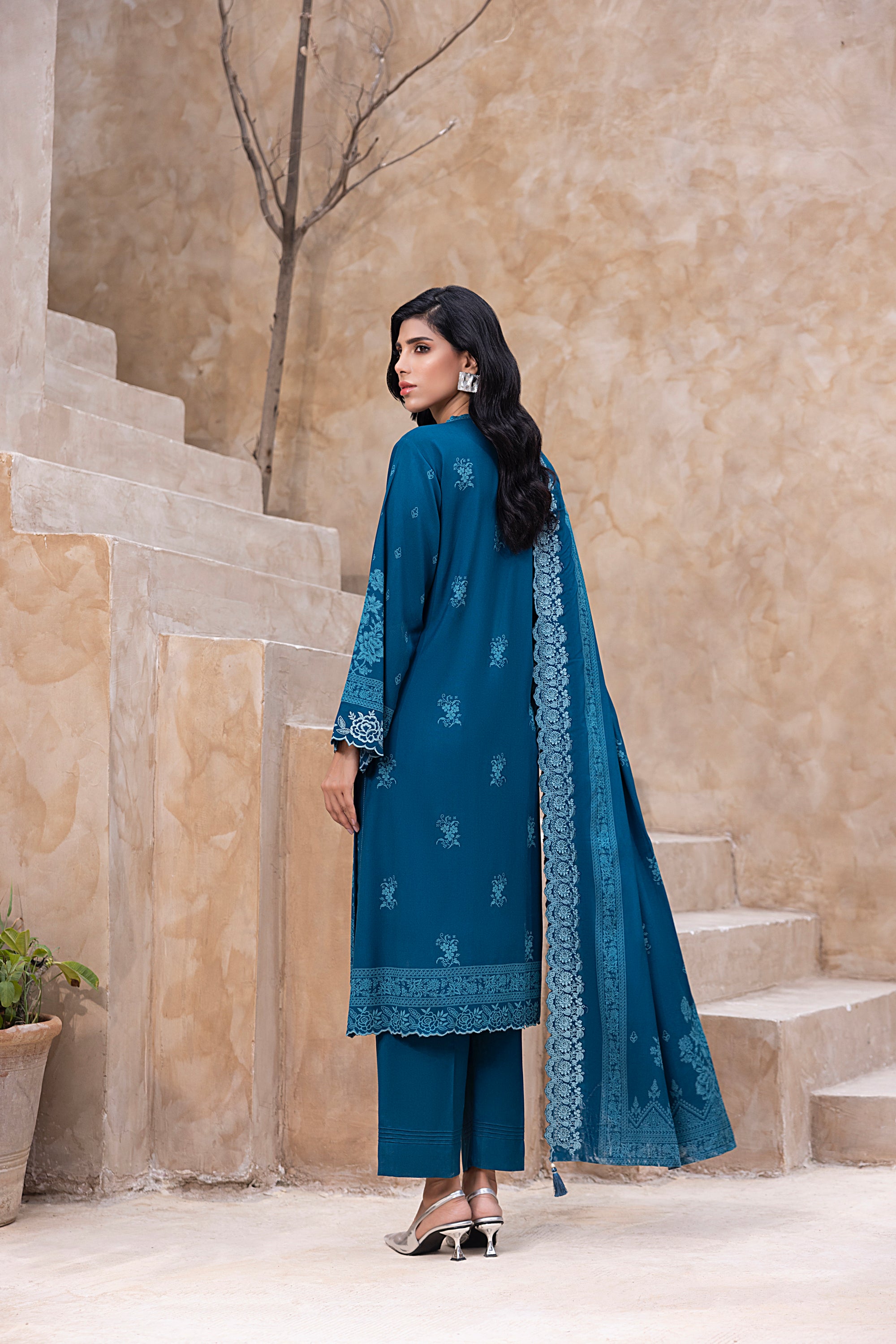 03-pc Printed Embroidered Cashmi Wool