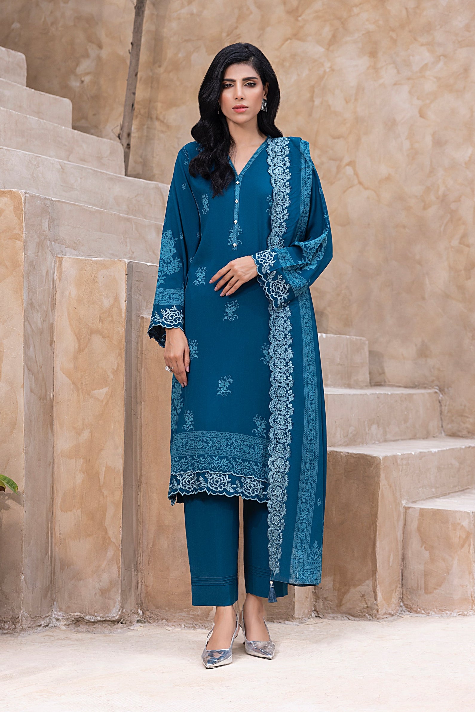 03-pc Printed Embroidered Cashmi Wool